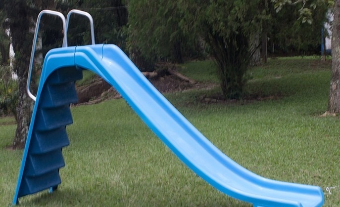 Escorregador de 6 degraus para piscina